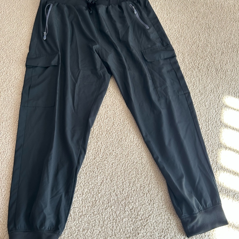 Woman’s  Black Cargo Pants
